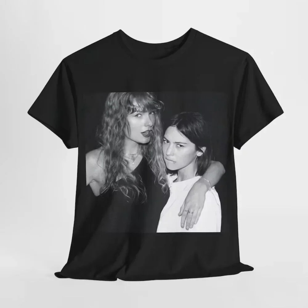 Gracie Graphic Gracie Graphic Retro And